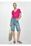 Linen T-shirt with V-neck - 2