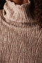 بلوزة بأكمام طويلة وياقة عالية - 4