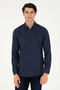 قميص أساسي بأكمام طويلة باللون الأزرق الداكن للرجال 50295897 -VR033