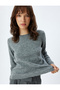 Langärmliger Basic-Strickpullover mit Rundhalsausschnitt - 2
