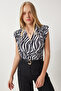 Women's Black and White Wraped Collar Padded Snap-On Knitted Blouse Zh00014