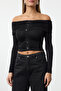 Siyah Büzgü/Drape Detaylı Düğme Detaylı Carmen Yaka Crop Örme Bluz TWOAW25BZ00240 - 4