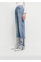 Jeans with curved legs