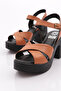 صندل بكعب متقاطع من الجلد الطبيعي بلون أسمر - 391113219 - 4