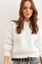 Women's White Crew Neck Thick Knit Casual Knitwear Sweater Kzk- 19000856