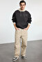Antrasit Oversize/Geniş Kesim Kapüşonlu İçi Polarlı Renk Bloklu Nakışlı Sweatshirt TMNAW25SW00067 - 3