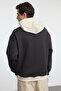 Antrasit Oversize/Geniş Kesim Kapüşonlu İçi Polarlı Renk Bloklu Nakışlı Sweatshirt TMNAW25SW00067 - 5