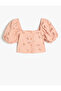 Crop blouse with button closure, scalloped detail, and balloon sleeves. - 3
