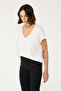 V-Neck Basic T-shirt - 3