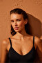 ملابس السباحة الأساسية إليزابيث بلاك - 2