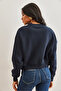 Women's Navy Blue Pearl Detailed Embroidered Crop Thick Sweatshirt Swt-19000663 - 4