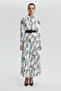 فستان كريب منقوش ومطوي