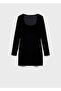 Low-Cut Velvet Dress - 3
