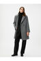 Double Breasted Coat Buttoned with Flap Pocket
