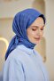 وشاح جاكار بنمط مونوغرام باللون النيلي - 4