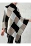 Women's Square Print Neckline Triangle Knitwear Poncho - 5