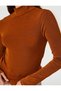 تي شيرت بأكمام طويلة وقصة نصف ياقة مدورة أساسية - 5
