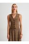 V-Neck Vest Button Detailed - 3