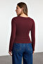 Koyu Bordo Kare Yaka Büzgü/Drape Detaylı Fitted/Vücuda Oturan Örme Bluz TWOAW25BZ00194 - 3