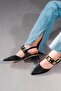 Women's Gold Stone Short Heeled Shoes Black - 6