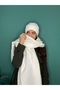 طقم وشاح وقبعة هدية معبأة في علبة هدايا - 3