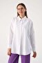 White-Oversize Basic Shirt - 2