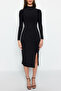 Siyah Drape Detaylı Yırtmaçlı Dik Yaka Fitted/Vücuda Oturan Esnek Midi Örme Elbise TWOAW24EL00134 - 6