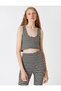 Crop Top Crochet U Neck - 3