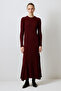 KNITTED STRAIGHT NECKLACE DRESS