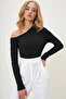 Women's Black Boat Neck Single Off-The-Shoulder Camisole Blouse Alc-X13068 - 2