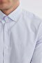 قميص أزرق بياقة بأزرار من القطن منقوش بقصة ضيقة - 3