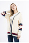 Strickjacke mit Knöpfen - 3
