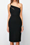 Siyah Vücuda Oturan Pencere/Cut Out Detaylı Örme Şık Abiye Elbise TPRSS24EL00145 - 4