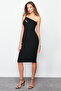Siyah Vücuda Oturan Pencere/Cut Out Detaylı Örme Şık Abiye Elbise TPRSS24EL00145 - 3