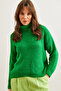Women Green Turtleneck Soft Textured Thick Knitwear Sweater Kzk- 19000936