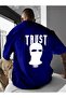 تي شيرت مطبوع كبير الحجم من Trust