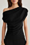 Siyah Büzgü/Drape Detaylı Dökümlü Asimetrik Yaka Örme Bluz TWOSS25BZ00024 - 3