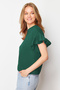 Zümrüt Yeşili %100 Pamuk Fırfır Detaylı Basic Bisiklet Yaka Örme T-Shirt TWOSS22TS2429 - 3