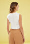 Beyaz Fitted Bebe Yaka Crop Dokuma Gömlek TWOSS25GO00058 - 5