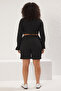 Siyah Relaxed Fit Dokulu Kumaş Büyük Beden Örme Şort & Bermuda TBBSS25AP00005 - 5