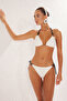 Ekru Fiyonklu Üçgen Kaplı Regular Normal Bel Bikini Takımı TBESS25BT00002