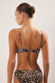 Leopar Desenli Straplez Kaplı Döküm Aksesuarlı Bikini Üstü TBESS24BU00150 - 4