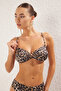 Leopar Desenli Straplez Kaplı Döküm Aksesuarlı Bikini Üstü TBESS24BU00150