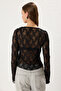 Siyah Dantel Fitted/Vücuda Oturan Büzgü/Drape ve Bağlama Detaylı Esnek Örme Bluz TWOSS25BZ00270 - 5