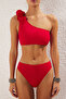 Kırmızı Aplike Detaylı Tek Omuz Kaplı Regular Yüksek Bel Bikini Takımı TBESS25BT00079 - 3