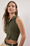 Haki Fitted/Vücuda Oturan Polo Yaka Crop Esnek Örme Bluz TWOSS22BZ0335 - 2