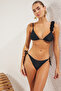 Siyah Üçgen Kaplı Çiçek Aplikeli Regular Bikini Takımı TBESS25BT00081 - 2