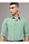 قميص بقصّة Slim Fit مع ياقة وجيب