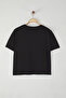 Siyah Bisiklet Yaka Nakışlı Crop Örme Büyük beden T-shirt TBBSS25BF00015 - 7