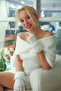 Short Brooch Fur Etol And Off-White Velvet Fur Gloves Combination - 3